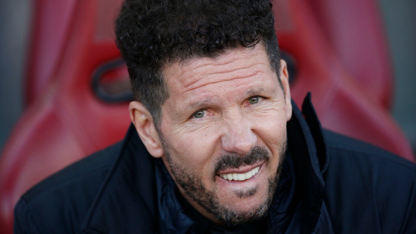 Simeone, antes del arranque del partido contra el Barcelona