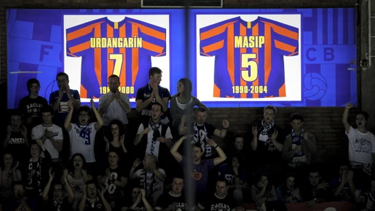 La camiseta retirada de Urdangarin en el interior del Palau La camiseta retirada de Urdangarin en el interior del Palau