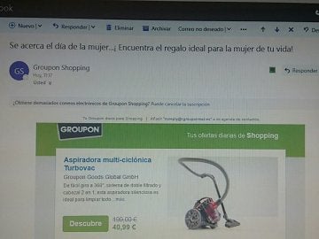 Anuncio de Groupon para el Día de la Mujer Anuncio de Groupon para el Día de la Mujer
