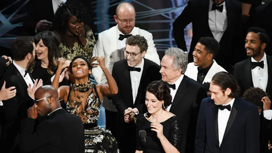 El equipo de 'Moonlight' celebra el Oscar a la Mejor Película El equipo de 'Moonlight' celebra el Oscar a la Mejor Película