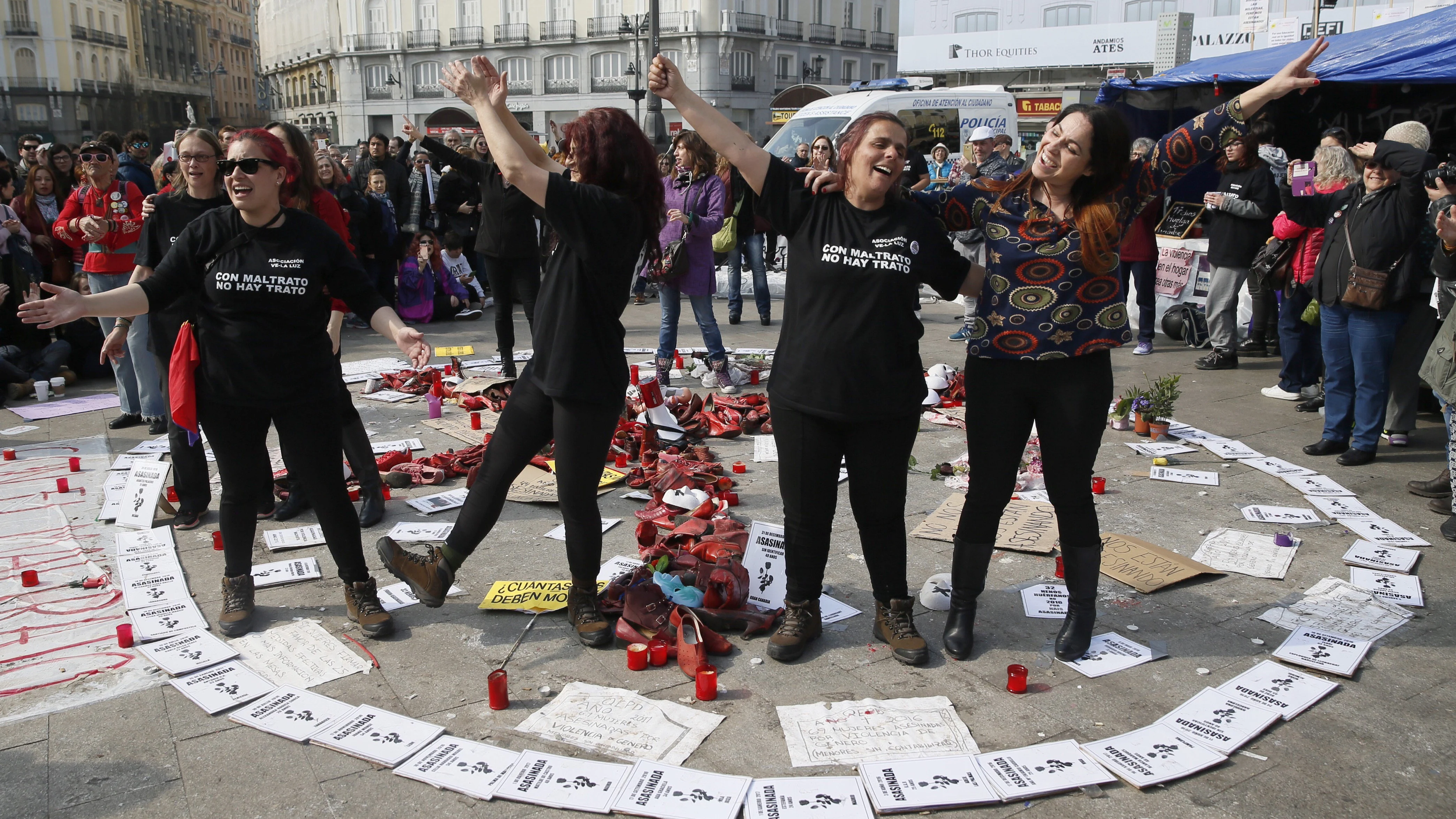 Desde hace casi tres semanas un grupo de mujeres en huelga de hambre acampa en la Puerta del Sol