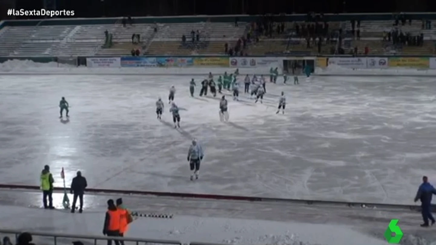 Partido de hockey hielo en Rusia Partido de hockey hielo en Rusia