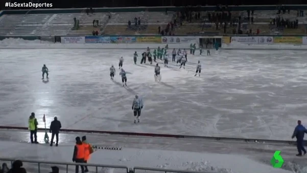 Partido de hockey hielo en Rusia Partido de hockey hielo en Rusia