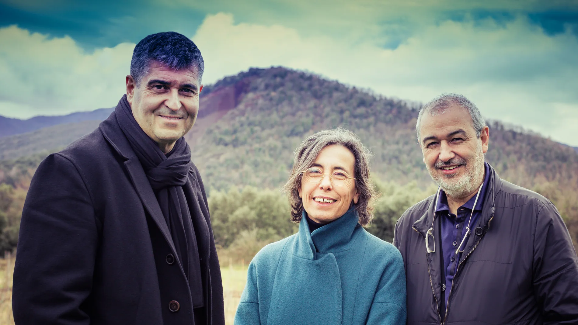 Rafael Aranda (i), Carme Pigem (c) y Ramon Vilalta, Premio Pritzker 2017
