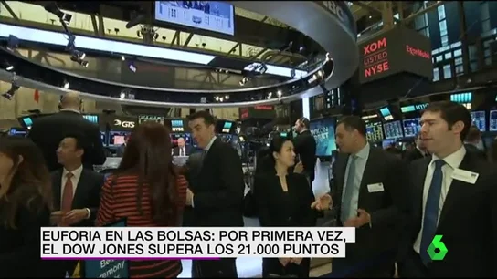 Frame 4.993725 de: Euforia en las bolsas: por primera vez el Dow Jones supera los 21.000 puntos Frame 4.993725 de: Euforia en las bolsas: por primera vez el Dow Jones supera los 21.000 puntos