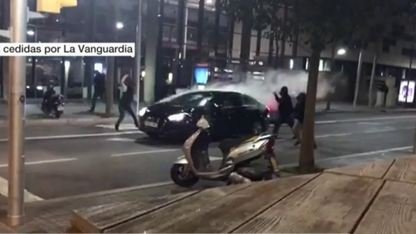 Ataque a un coche en Barcelona Ataque a un coche en Barcelona