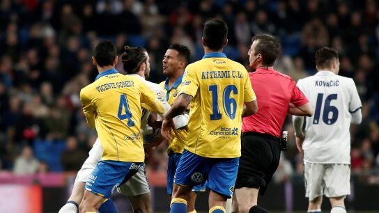 Bale y Viera se pelean en el Madrid-Las Palmas del Bernab&eacute;u