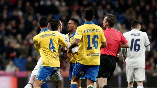 Bale y Viera se pelean en el Madrid-Las Palmas del Bernabéu Bale y Viera se pelean en el Madrid-Las Palmas del Bernabéu