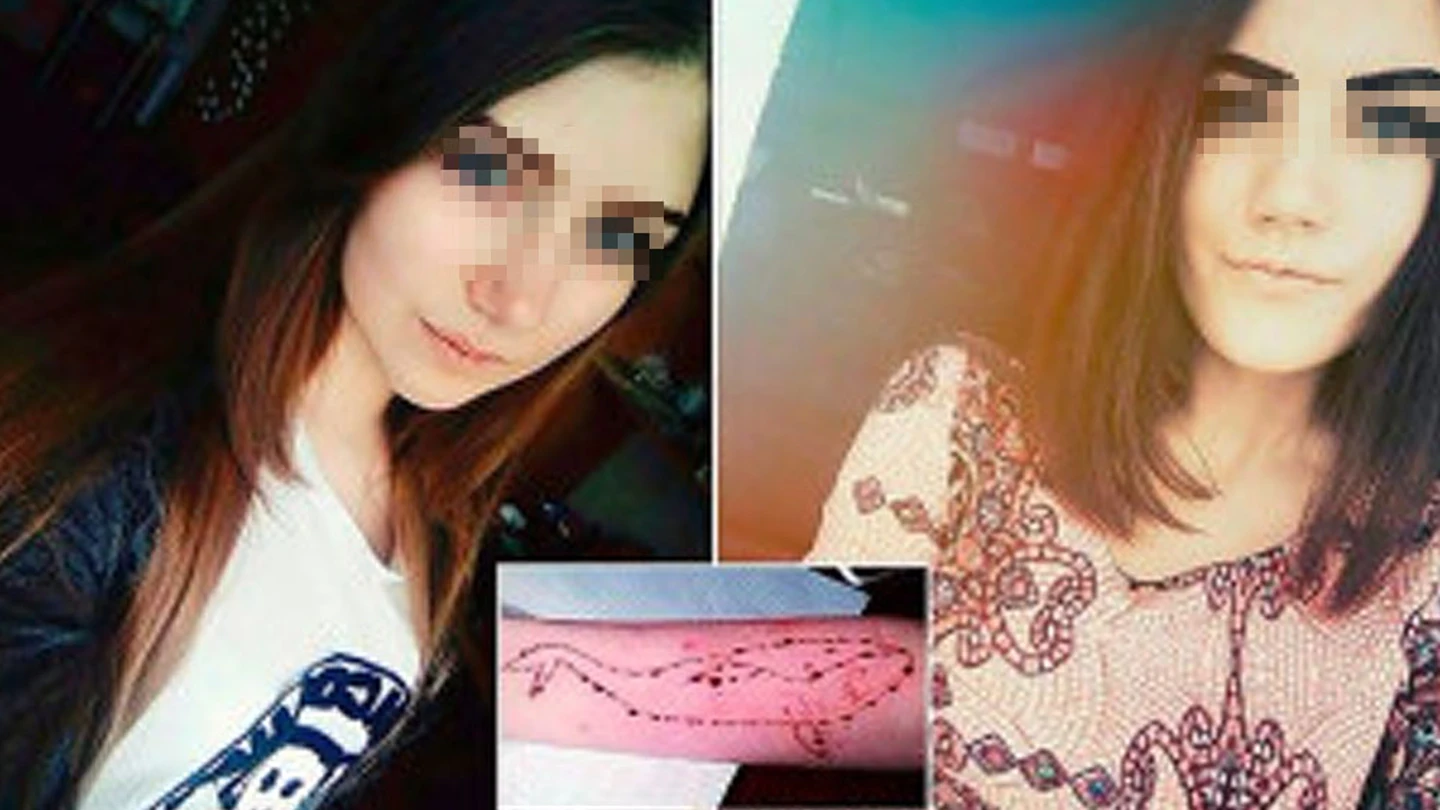 Yulia Konstantinova, de 15 años, y Veronika Volkova, de 16 años Yulia Konstantinova, de 15 años, y Veronika Volkova, de 16 años