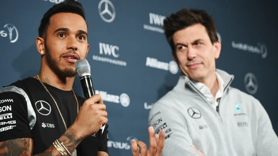 Lewis Hamilton, en un acto junto a Toto Wolff Lewis Hamilton, en un acto junto a Toto Wolff