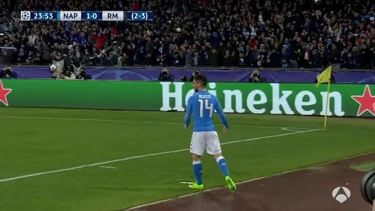Mertens celebra su gol ante el Real Madrid Mertens celebra su gol ante el Real Madrid
