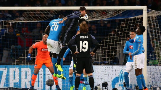 Ramos remata de cabeza para hacer el 1-2 en San Paolo
