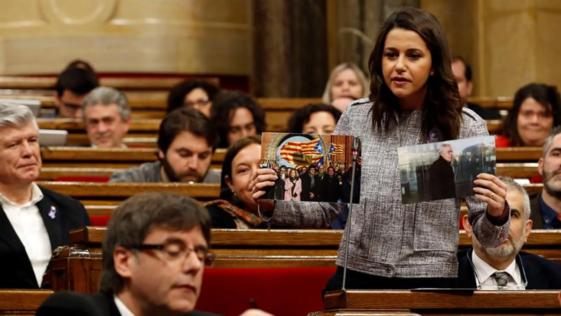 Inés Arrimadas interpela al presidente de la Generalitat Carles Puigdemont