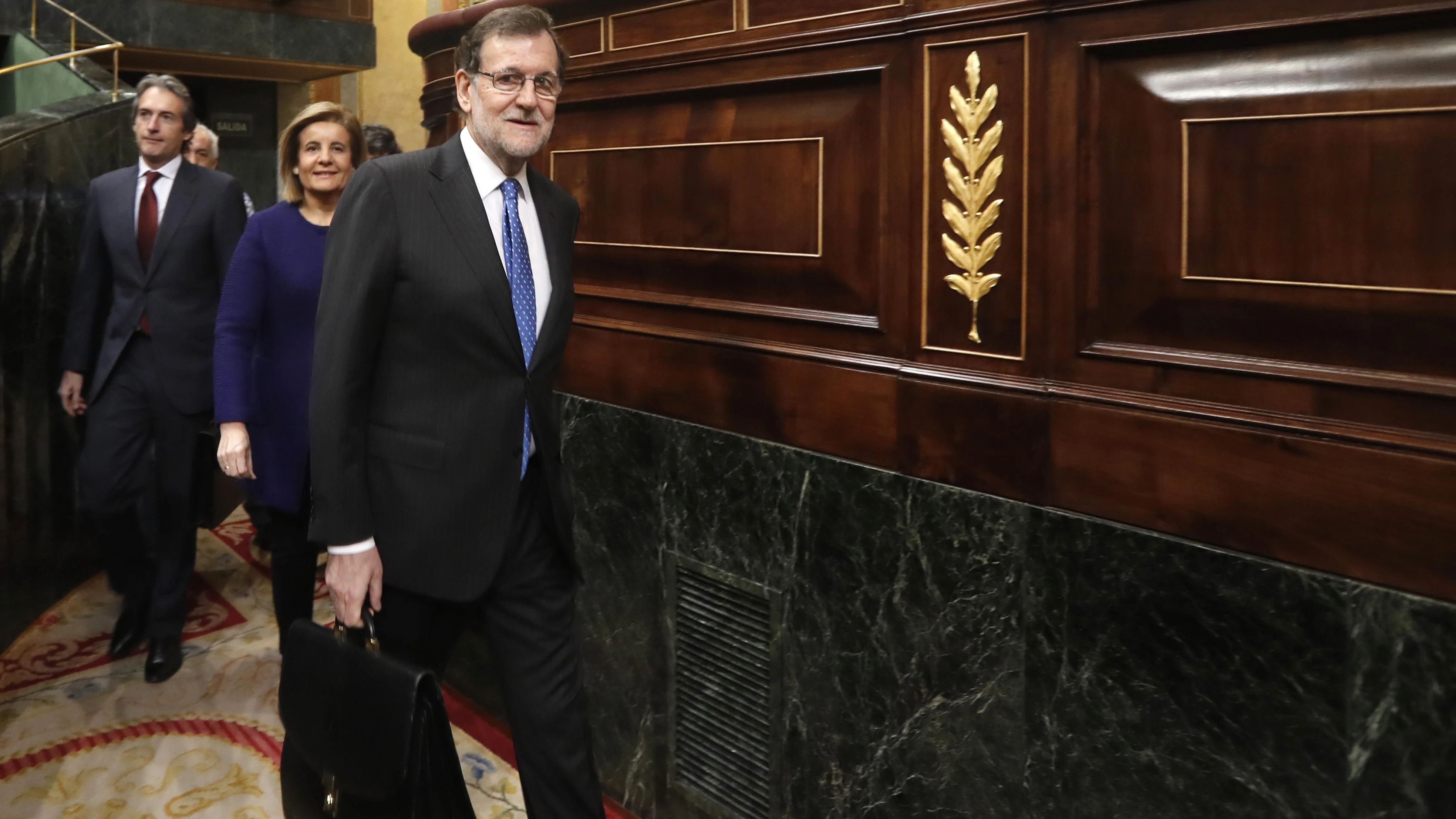 El presidente del Gobierno, Mariano Rajoy, a su llegada al hemicíclo del Congreso