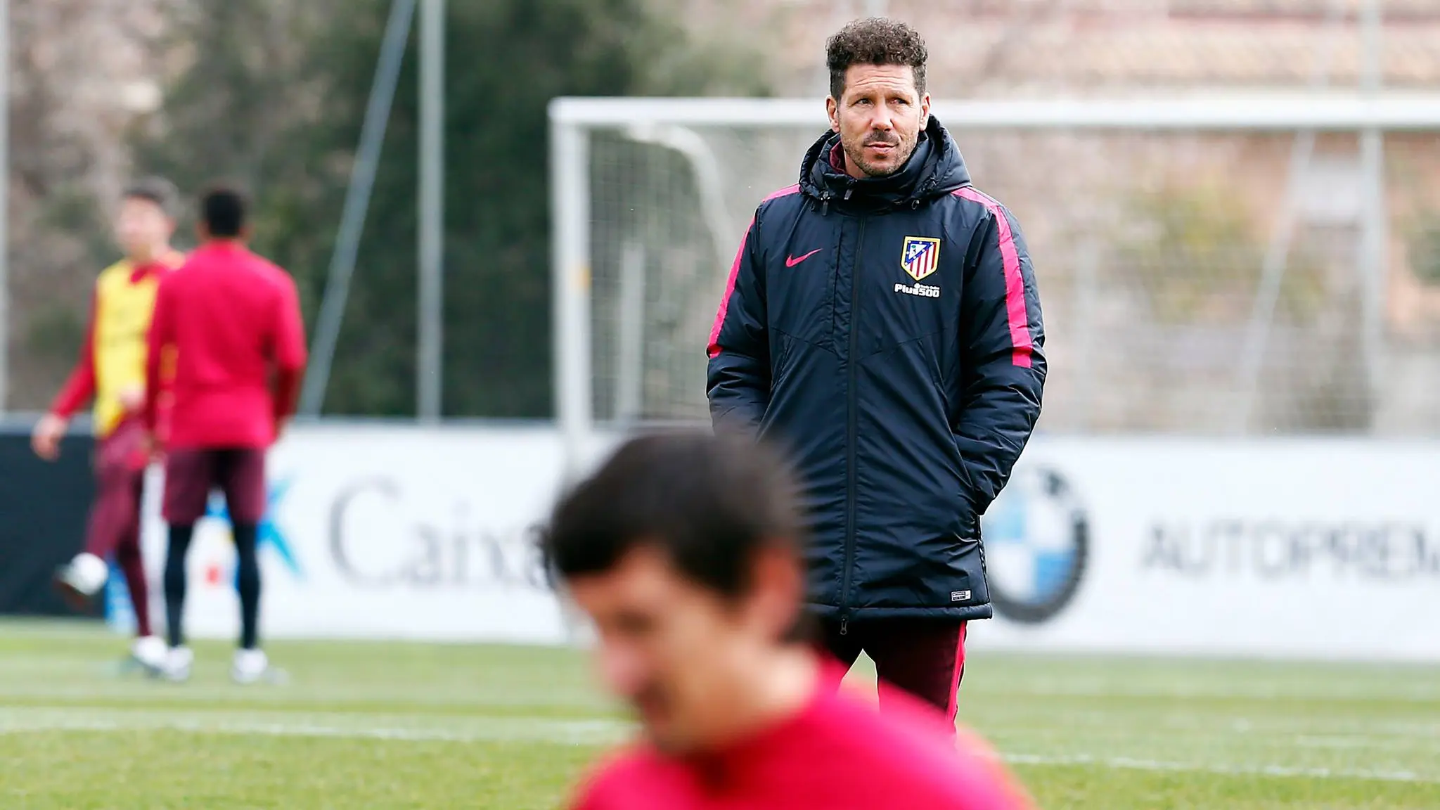 Simeone durante el entrenamiento Simeone durante el entrenamiento