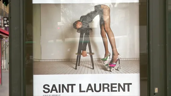 Frame 18.842866 de: Acusan a Yves Saint Laurent de incitar a la delgadez y a la violación de la mujer en su última campaña publicitaria Frame 18.842866 de: Acusan a Yves Saint Laurent de incitar a la delgadez y a la violación de la mujer en su última campaña publicitaria