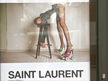 Frame 18.842866 de: Acusan a Yves Saint Laurent de incitar a la delgadez y a la violación de la mujer en su última campaña publicitaria Frame 18.842866 de: Acusan a Yves Saint Laurent de incitar a la delgadez y a la violación de la mujer en su última campaña publicitaria
