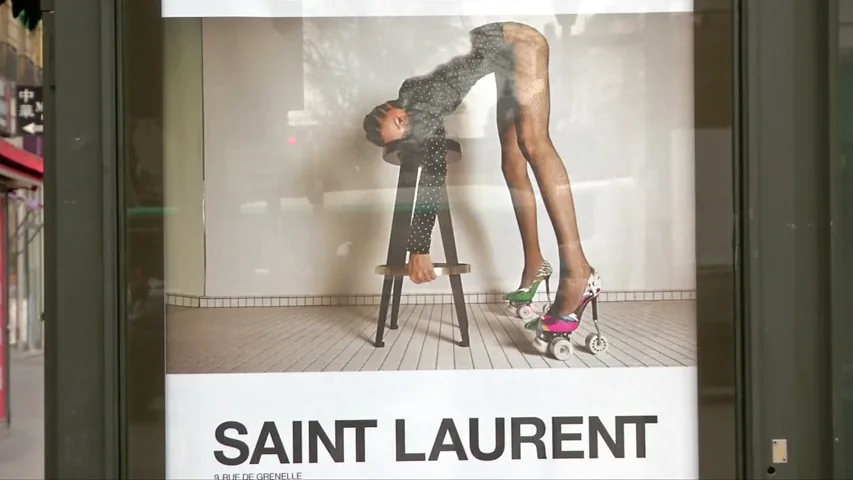 Frame 18.842866 de: Acusan a Yves Saint Laurent de incitar a la delgadez y a la violación de la mujer en su última campaña publicitaria