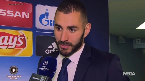 Benzema atiende a los micrófonos de Atresmedia