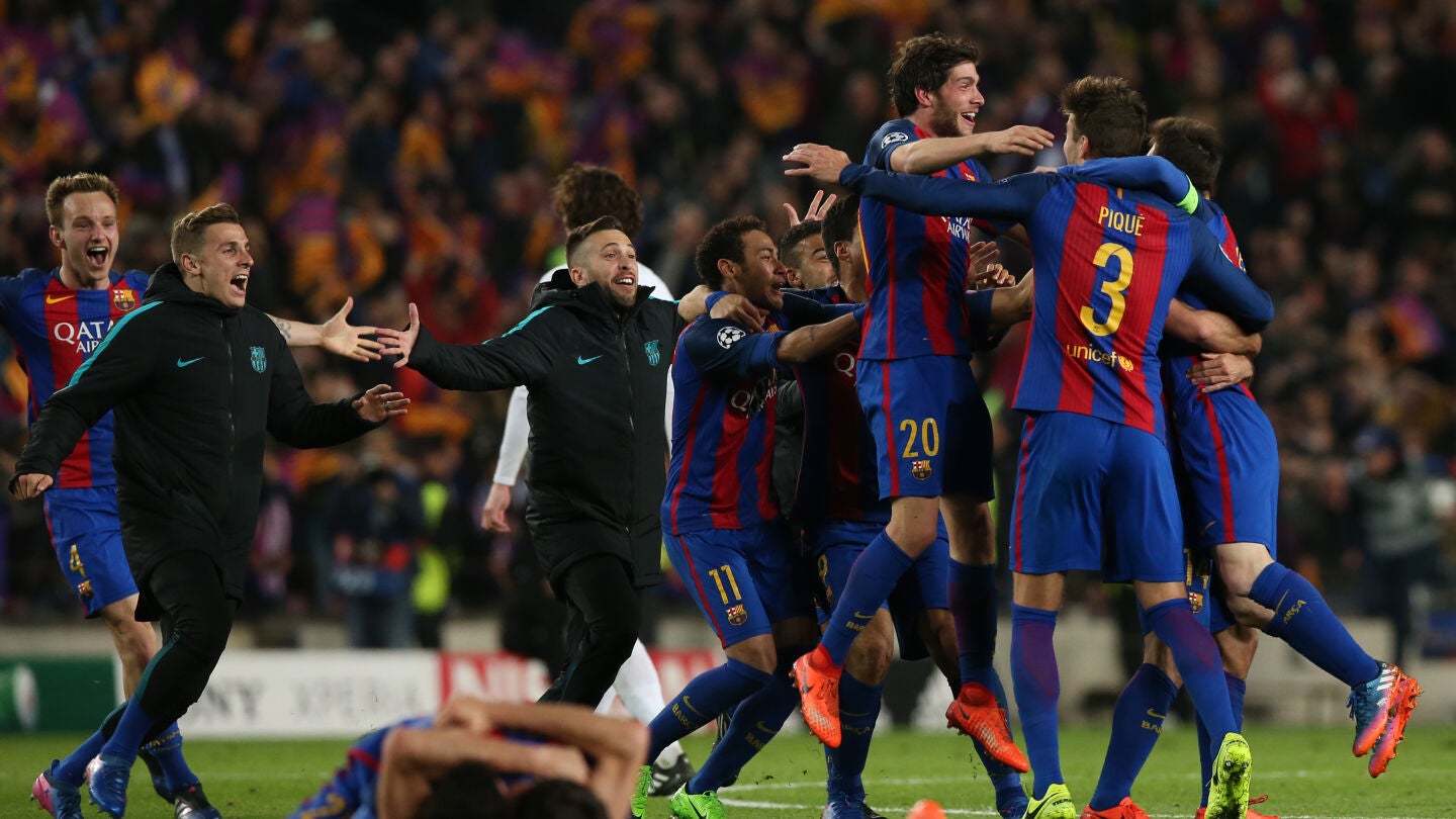 Los jugadores del Barcelona euf&oacute;ricos tras la remontada al PSG