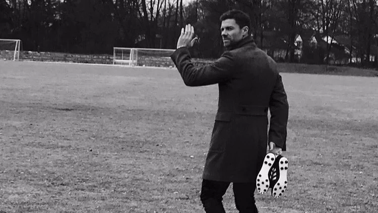 Xabi Alonso 'cuelga' las botas Xabi Alonso 'cuelga' las botas