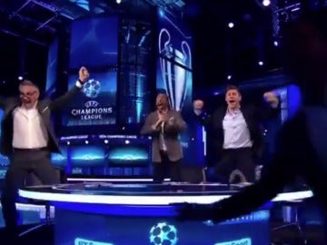 Owen, Gerrard, Ferdinand y Lineker se vuelven locos con el 6-1 del Barcelona Owen, Gerrard, Ferdinand y Lineker se vuelven locos con el 6-1 del Barcelona
