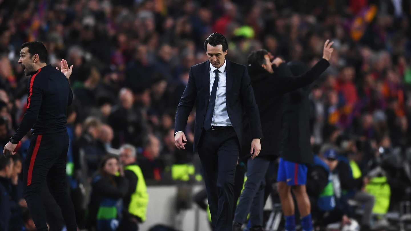 Unai Emery se lamenta tras un gol del Barcelona Unai Emery se lamenta tras un gol del Barcelona