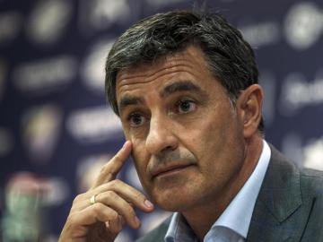 Míchel, en su presentación con el Málaga. Míchel, en su presentación con el Málaga.