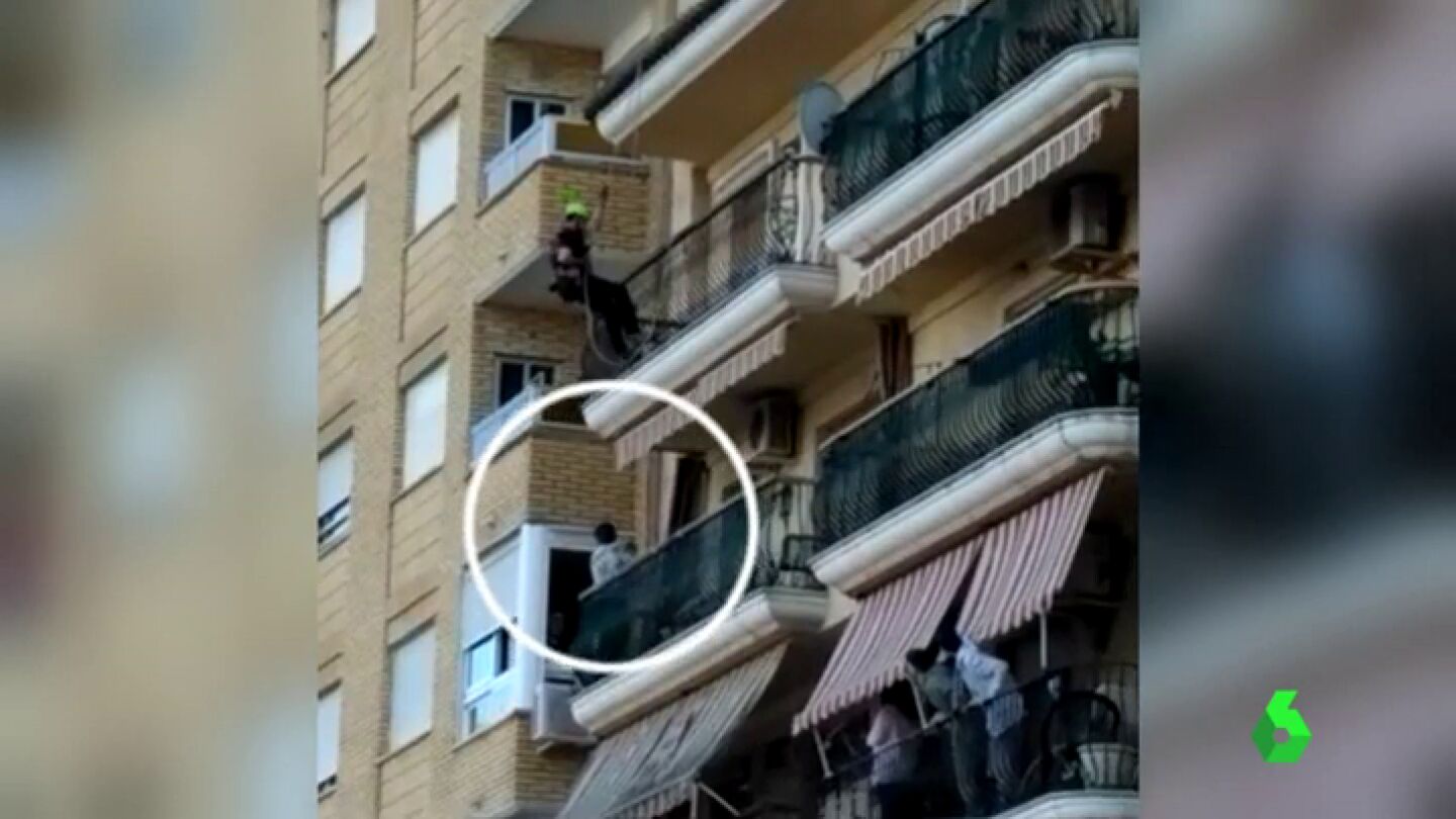 Frame 1.47817 de: bomberos rescate