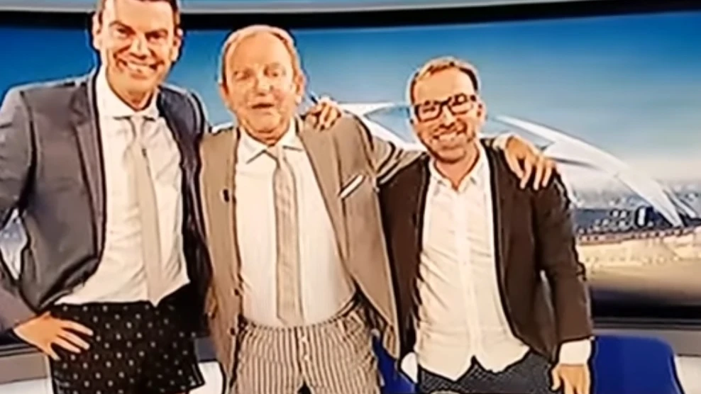 Los tres presentadores posan en calzoncillos tras la remontada del Barça