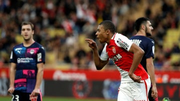 Mbappe celebra un gol