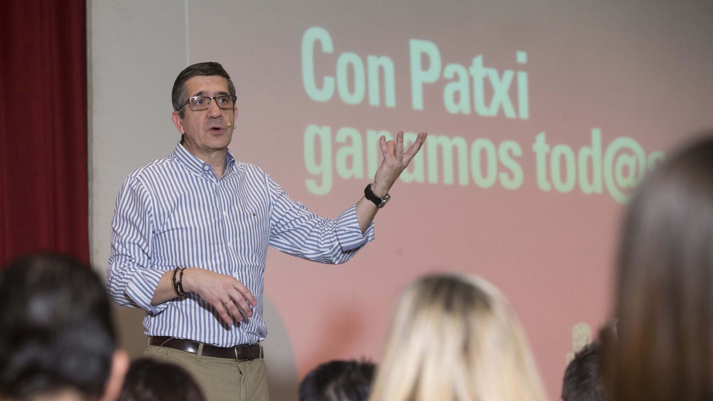 Patxi L&oacute;pez durante su intervenci&oacute;n en un encuentro con militantes 