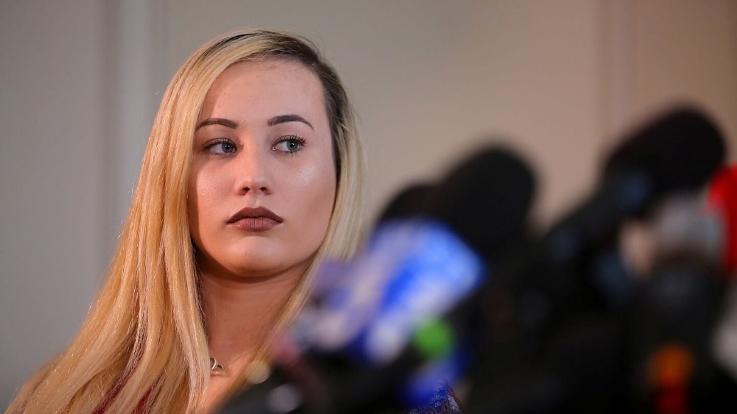 La marine Marisa Woytek durante una conferencia de prensa por las fotograf&iacute;as &iacute;ntimas publicadas sin su consentimiento