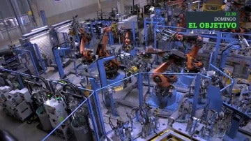 Frame 16.570972 de: La industria del automóvil se robotiza