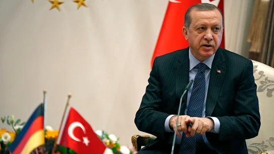 El presidente turco Erdogan dice que Holanda actúa con "remanentes nazis y fascistas" El presidente turco Erdogan dice que Holanda actúa con "remanentes nazis y fascistas"
