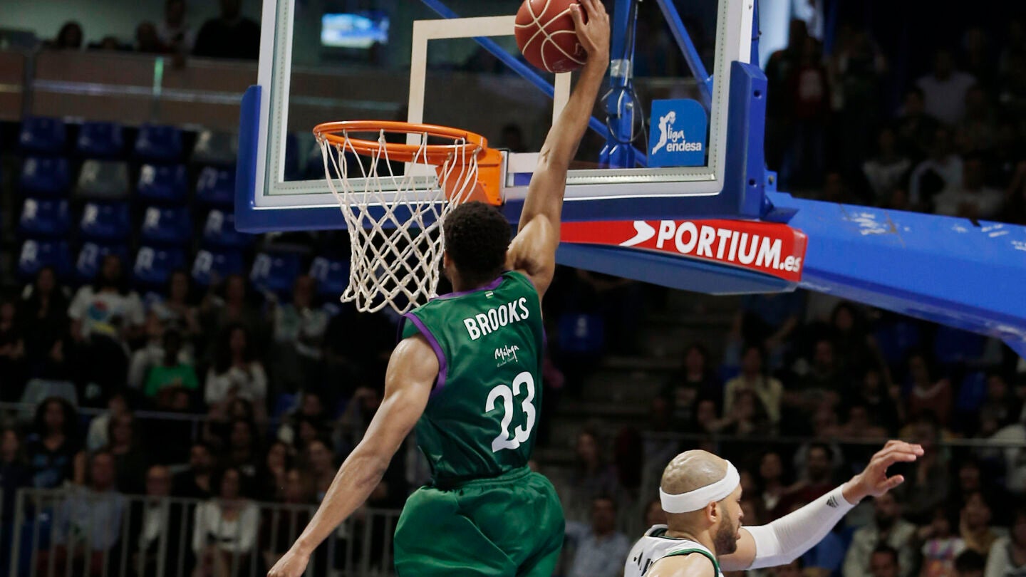 Brooks machaca el aro del Joventut
