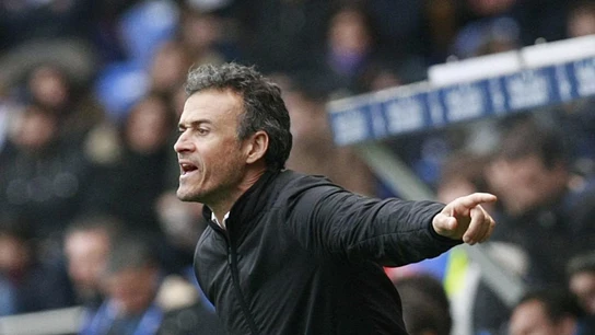 Luis Enrique da indicaciones durante el partido contra el Deportivo Luis Enrique da indicaciones durante el partido contra el Deportivo