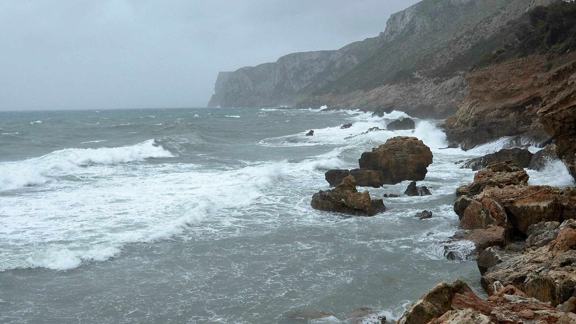 Imagen del temporal marítimo en la localidad alicantina de Denia