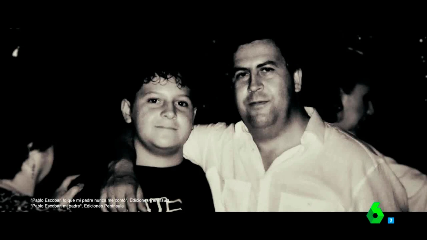 Pablo Escobar junto a su hijo Juan Pablo Escobar, ahora Sebastián Marroquín Pablo Escobar junto a su hijo Juan Pablo Escobar, ahora Sebastián Marroquín