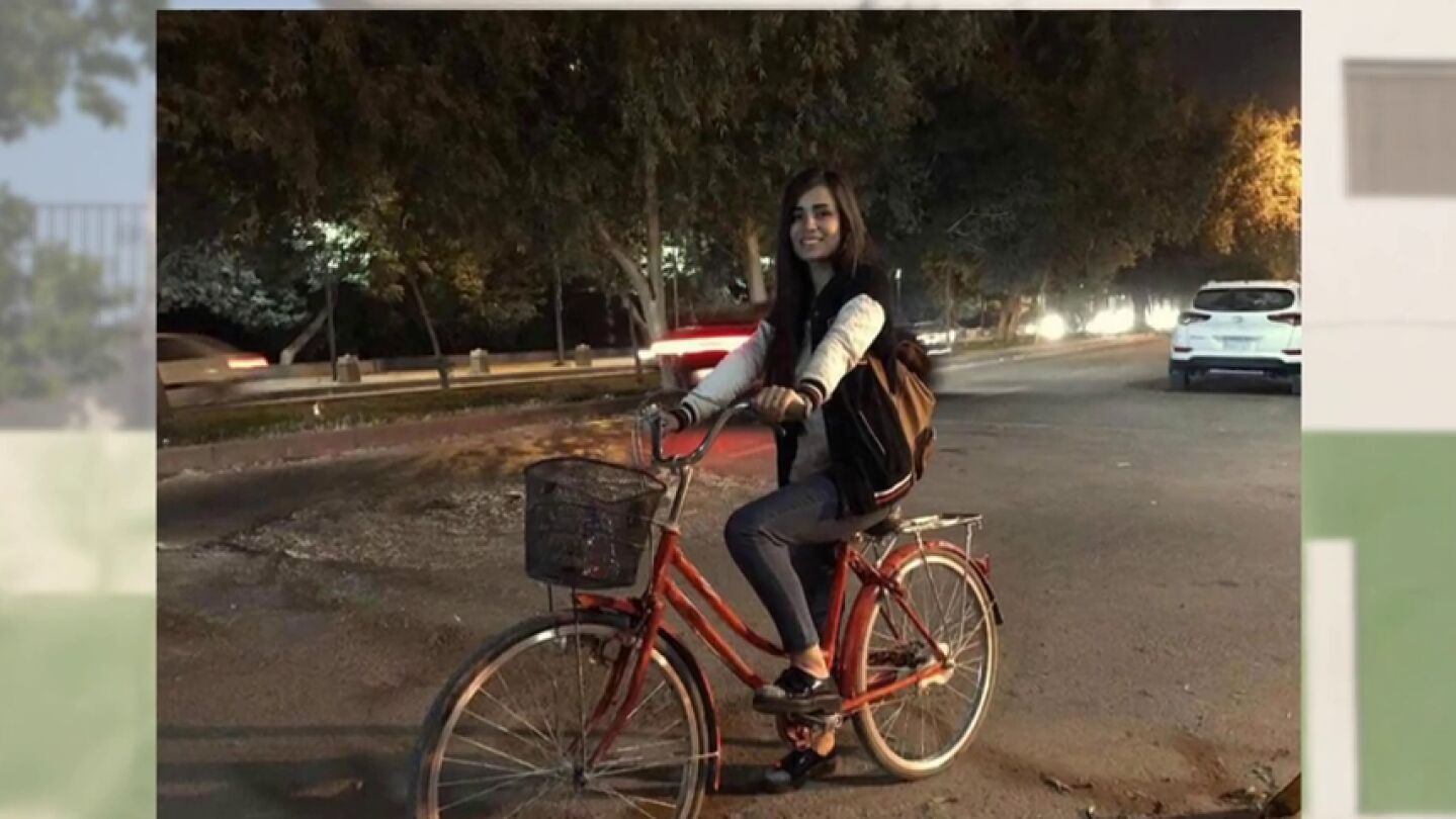 Frame 5.568945 de: Marina Jaber, la artista que desaf&iacute;a al machismo de Irak montando en bicicleta 
