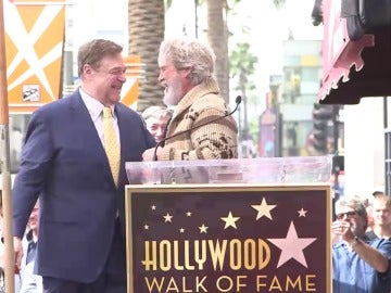 Jeff Bridges homenajea a John Goodman resucitando a 'El Nota' de 'El gran Lebowski' Jeff Bridges homenajea a John Goodman resucitando a 'El Nota' de 'El gran Lebowski'