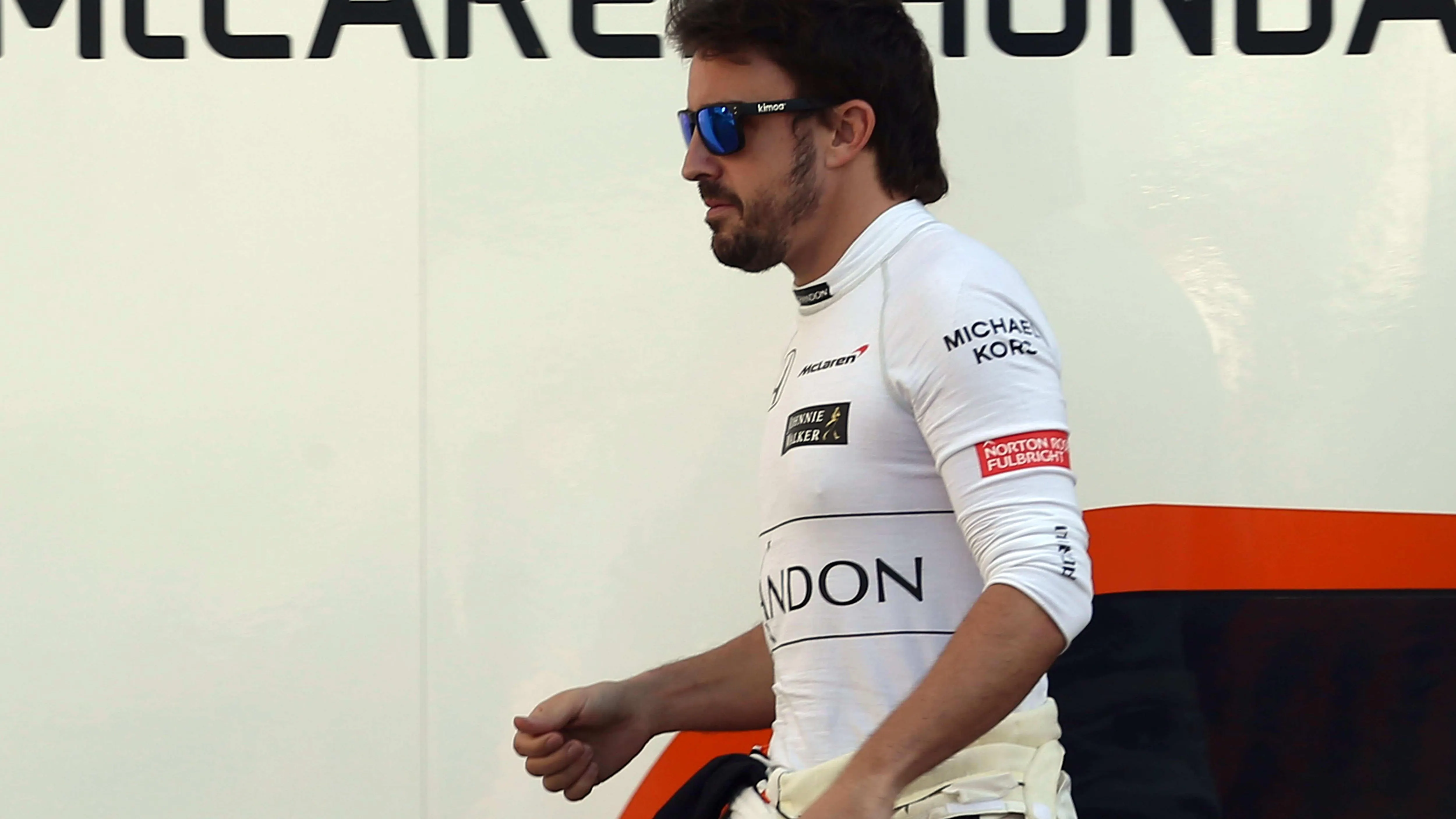 Fernando Alonso, durante una sesión de pretemporada con McLaren