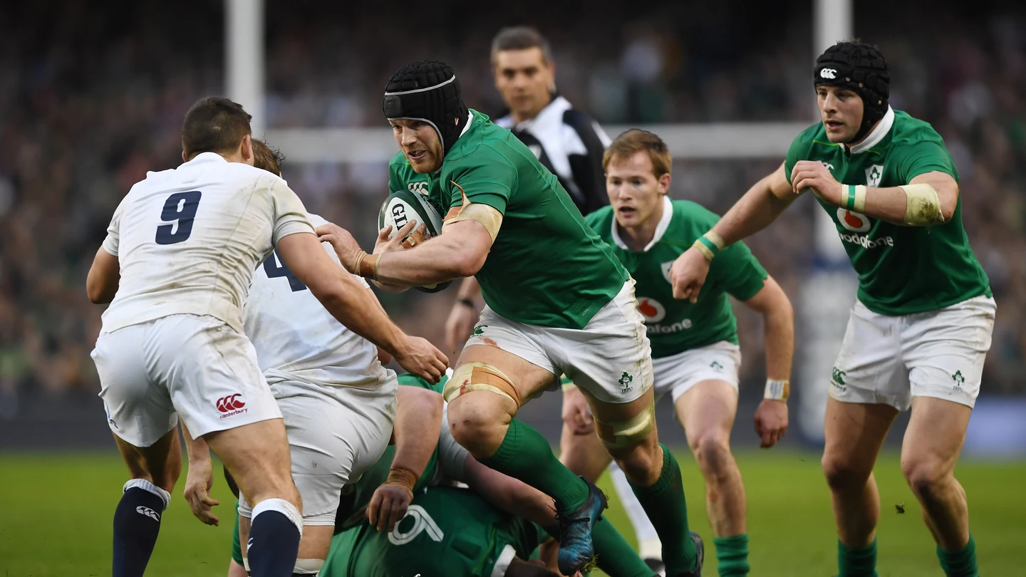 Sean O'Brien carga contra Ben Youngs Sean O'Brien carga contra Ben Youngs