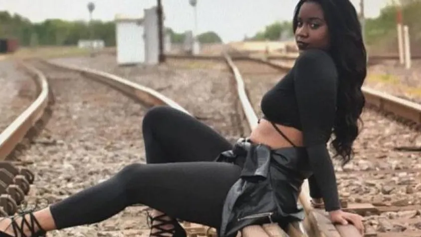 Fredzania Thompson, de 19 años, muere tras ser arrollada por un tren en Texas.