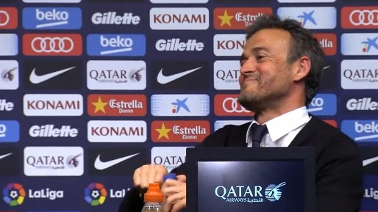 Luis Enrique bromea en rueda de prensa Luis Enrique bromea en rueda de prensa
