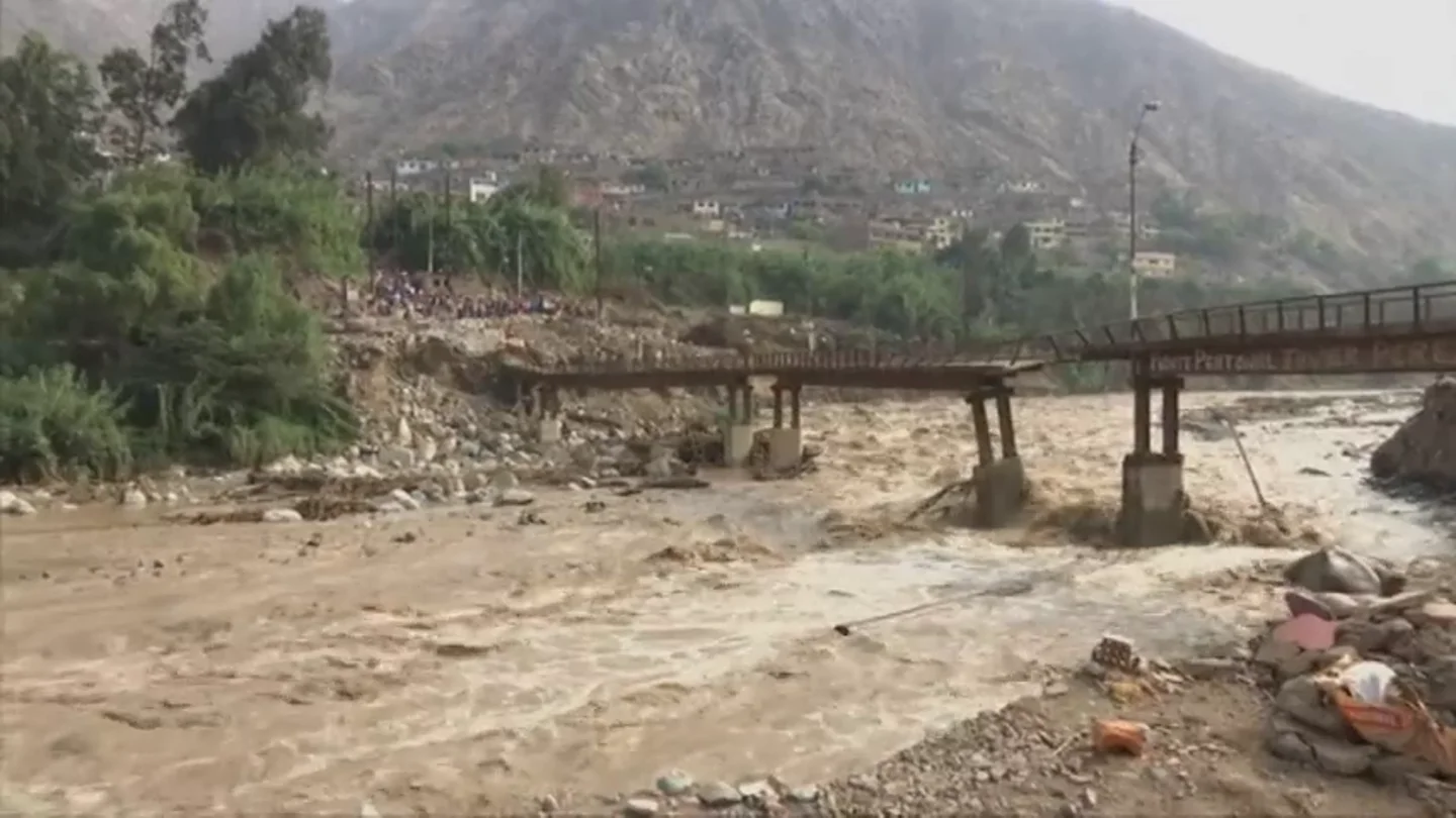 Frame 10.060839 de: Al menos 75 muertos y 20 desaparecidos por las intensas lluvias en Perú Frame 10.060839 de: Al menos 75 muertos y 20 desaparecidos por las intensas lluvias en Perú