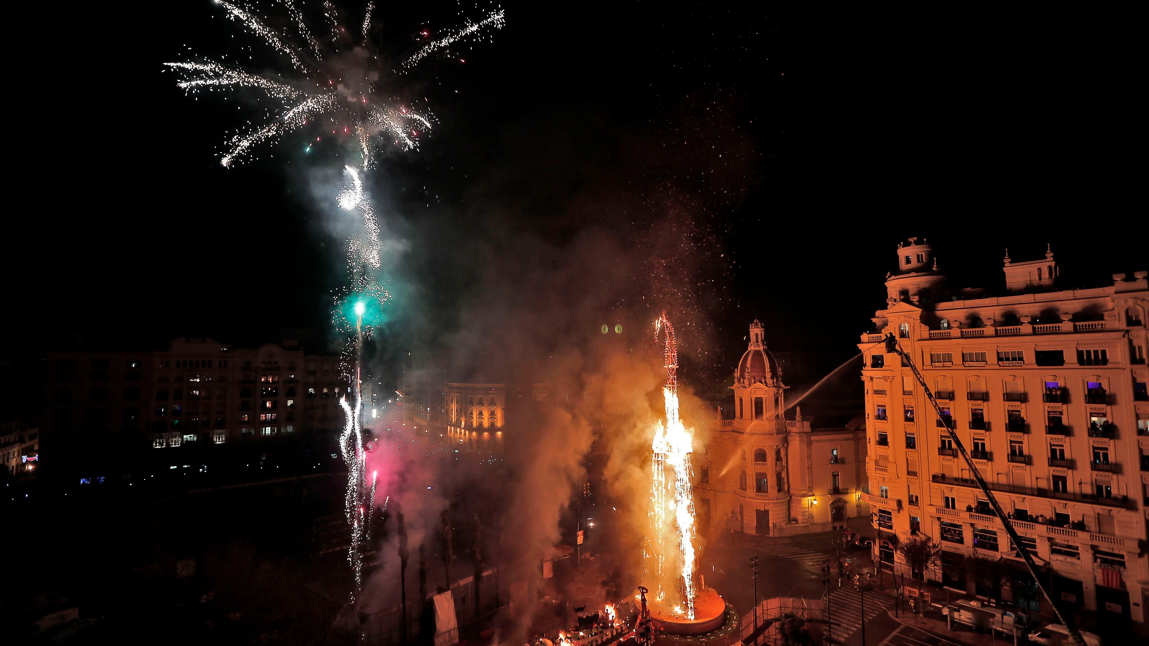 Cremà de la falla municipal de Valencia