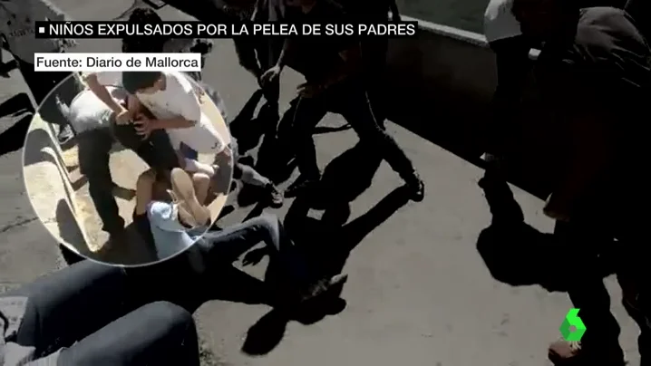 Frame 11.004541 de: PeleaFutbolUno