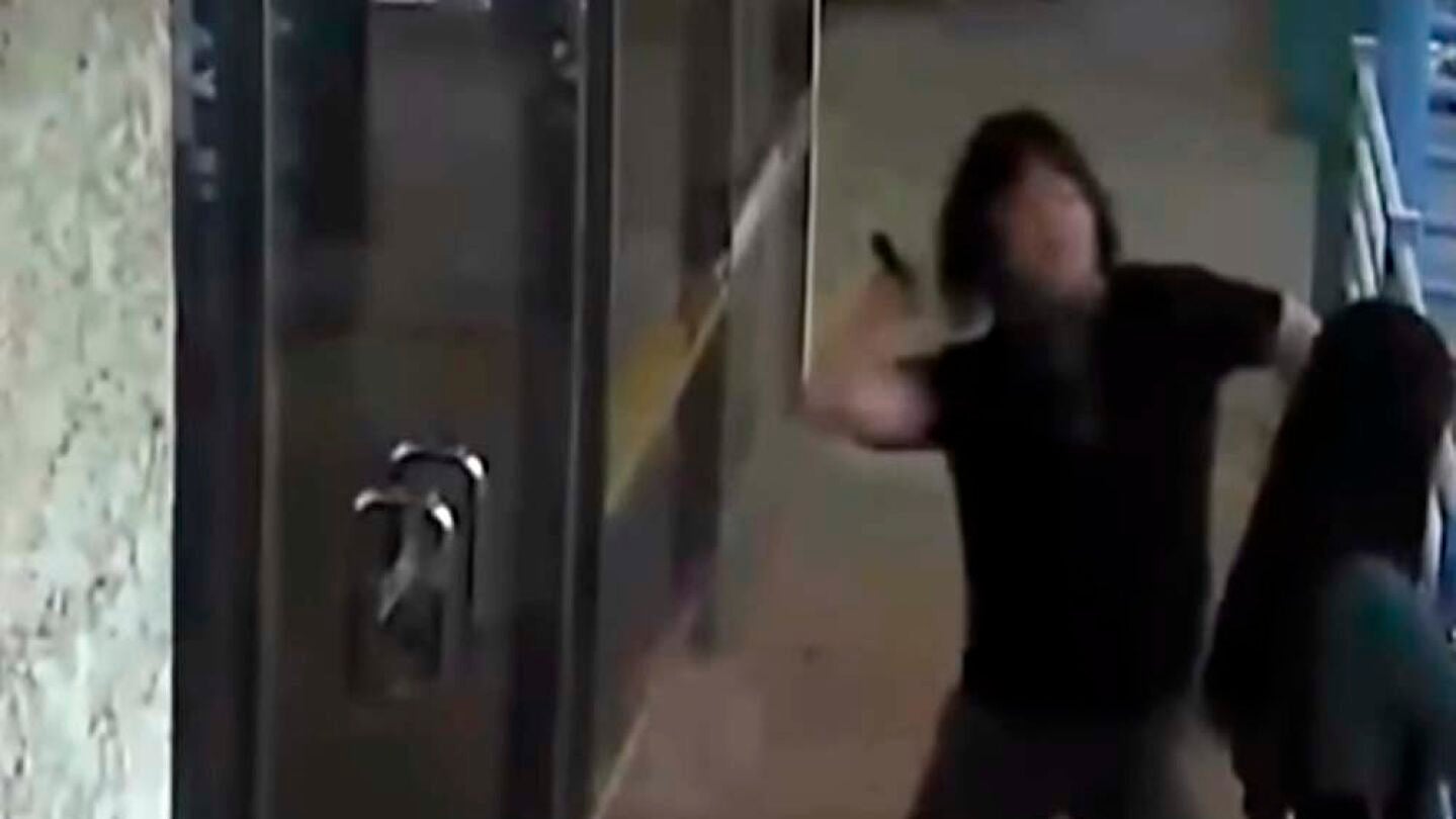 Brutal agresi&oacute;n a una mujer a martillazos en plena calle