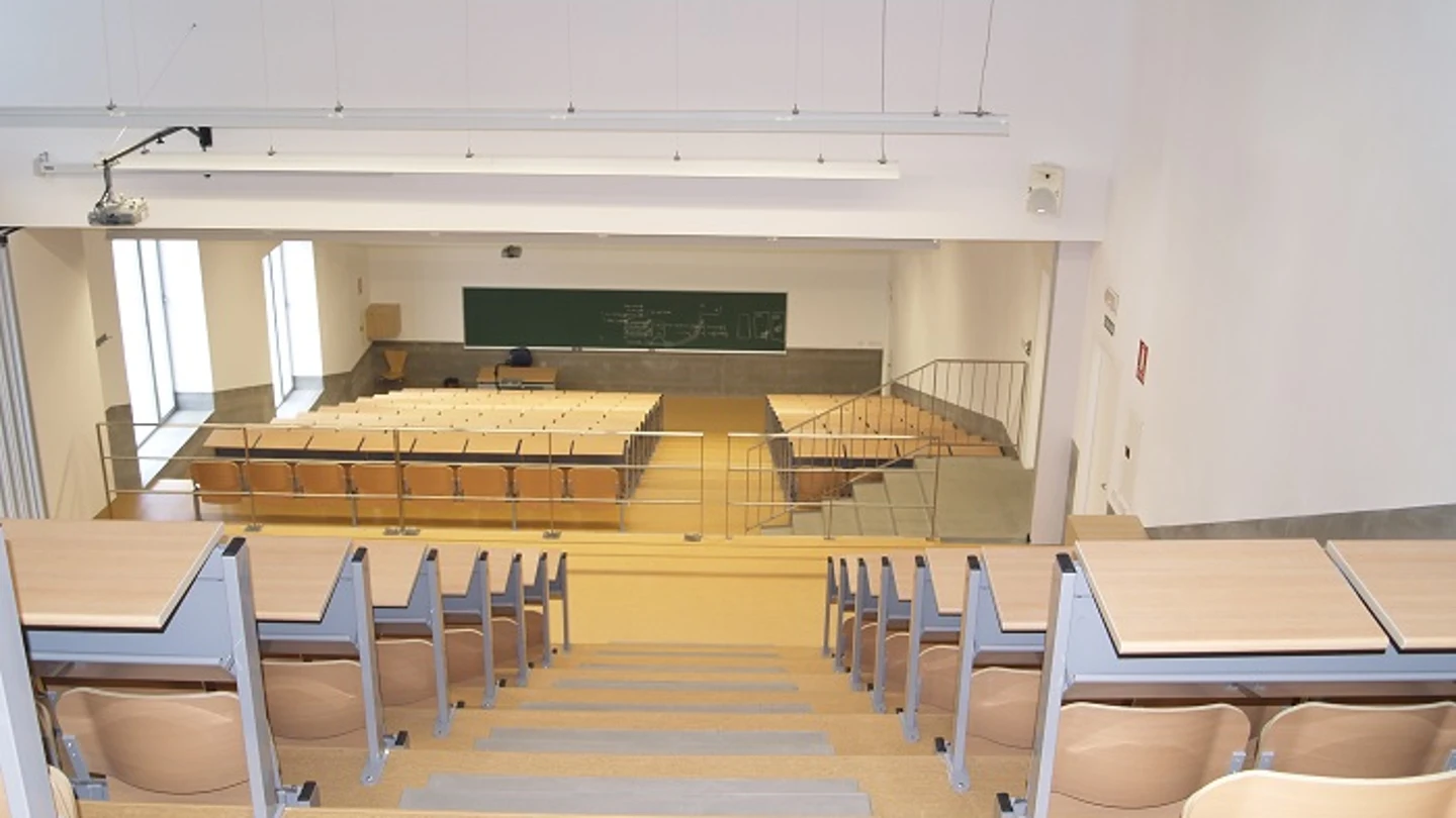 Aula de la Facultad de Comercio de Málaga Aula de la Facultad de Comercio de Málaga